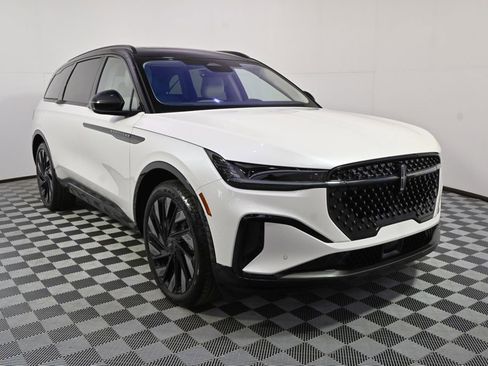 New 2026 Lincoln Nautilus Reserve w/ Jet Appearance Package image 9