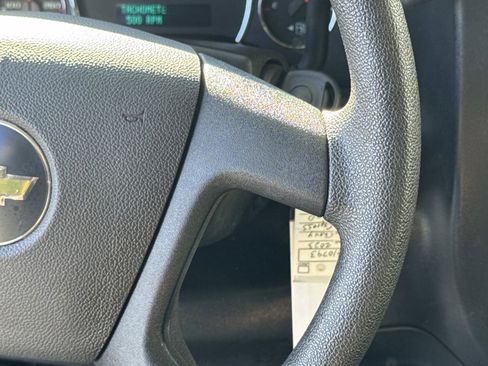 Used 2023 Chevrolet Express 2500 w/ Driver Convenience Package image 7