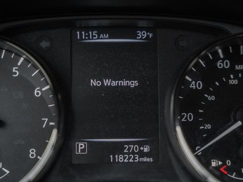 Used 2017 Nissan Rogue S image 40