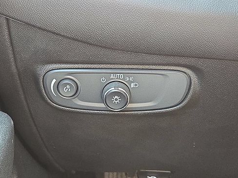 Used 2022 Chevrolet Equinox LT FWD image 25