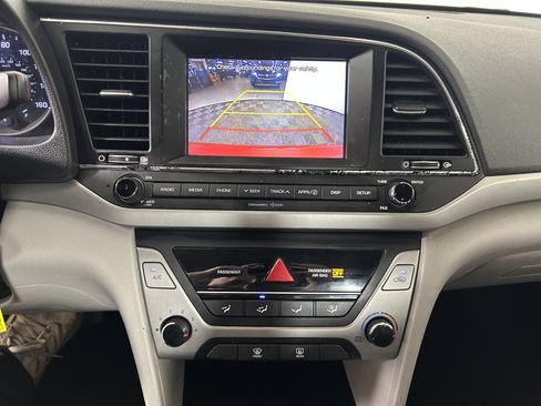 Used 2017 Hyundai Elantra SE FWD image 15
