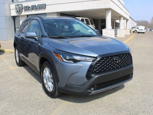 Used 2022 Toyota Corolla Cross LE w/ Black Badges Package (TMS) image 6