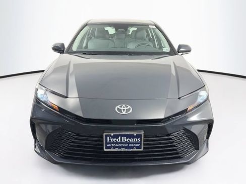 Used 2025 Toyota Camry LE w/ Convenience Package FWD image 2
