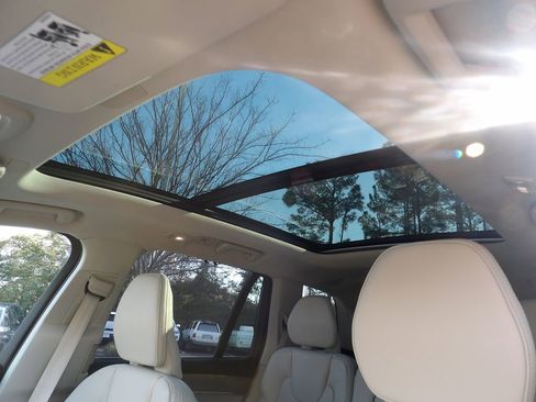 New 2026 Volvo XC90 T8 Ultra w/ Protection Package Premier image 15