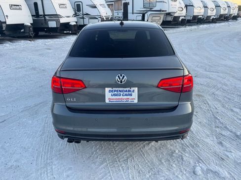 Used 2017 Volkswagen Jetta GLI image 4