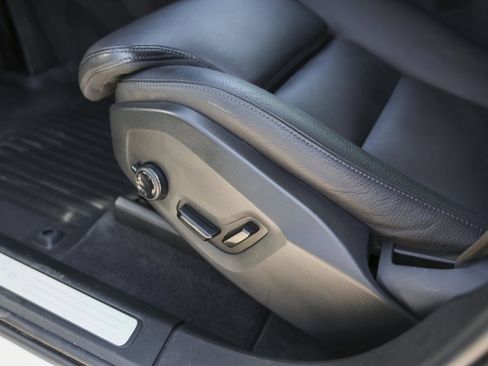 Used 2020 Volvo XC60 T5 Inscription w/ Protection Package Premier image 11