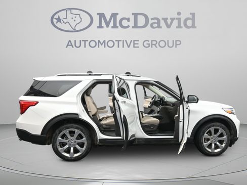 Used 2020 Ford Explorer Platinum w/ Premium Technology Package AWD/4WD image 42