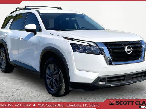 Used 2025 Nissan Pathfinder SV w/ Cargo Package FWD image 1