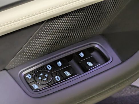 Certified 2021 Porsche Taycan 4S image 19