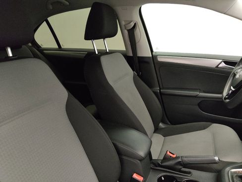 Used 2017 Volkswagen Jetta S w/ Jetta S Cold Weather Package FWD image 21