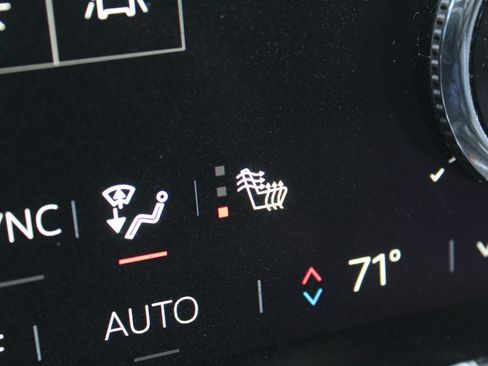 Certified 2025 GMC Acadia Elevation w/ LPO, Floor Liner Package image 17