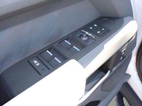 Used 2026 Land Rover Defender 110 S AWD/4WD image 10