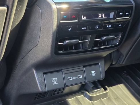 Used 2024 Acura MDX SH-AWD w/ Advance Package image 18