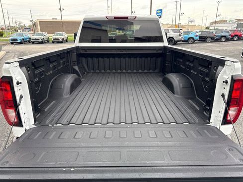 Used 2025 GMC Sierra 2500 Pro w/ 1SA Pro Safety Plus Package image 5