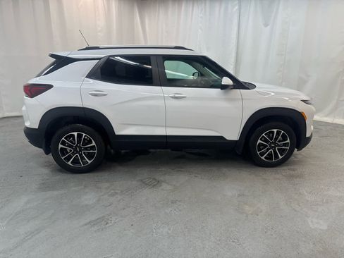 Certified 2025 Chevrolet TrailBlazer LT w/ Convenience Package image 6