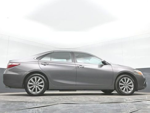 Used 2017 Toyota Camry XLE w/ Moonroof Package image 48