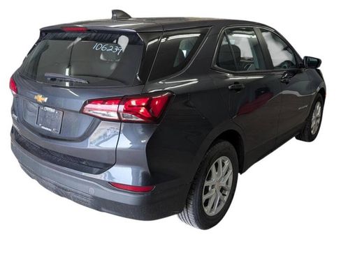 Used 2022 Chevrolet Equinox LS FWD image 5