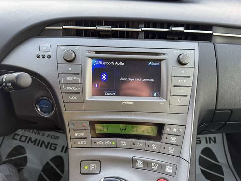 Used 2015 Toyota Prius Two image 16