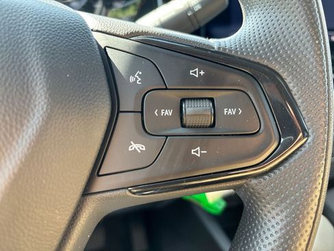 Used 2024 Chevrolet Trax LS w/ LS Convenience Package FWD image 21