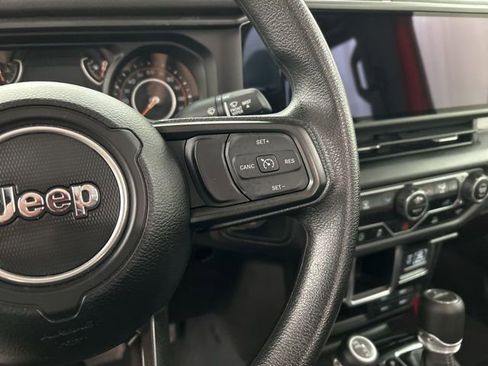 Used 2024 Jeep Gladiator Sport image 9