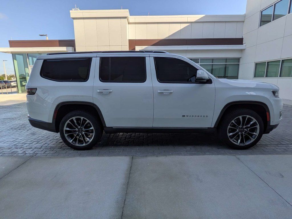 Used 2022 Jeep Wagoneer Series III w/ Premium Group I AWD/4WD image 6