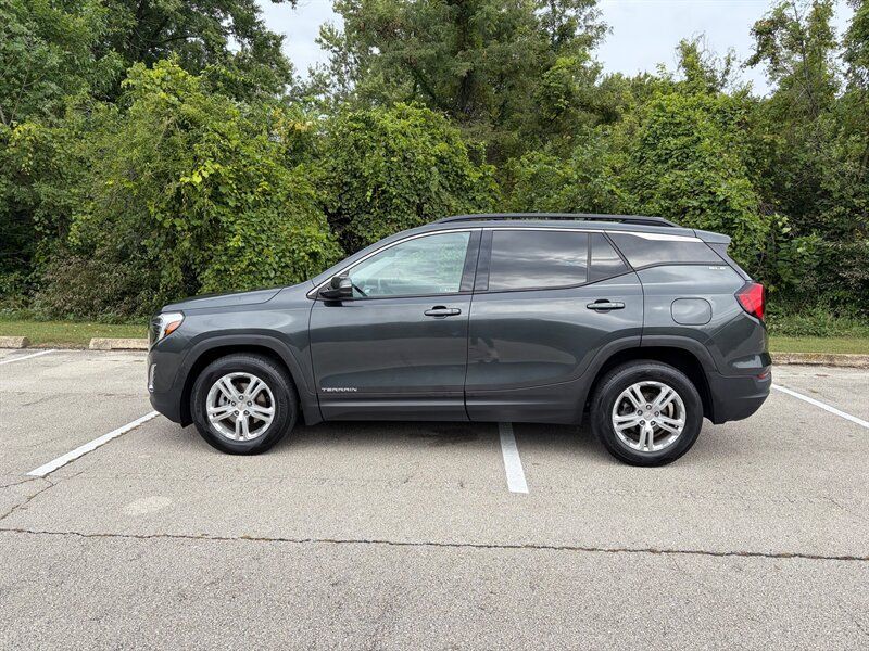 Used 2019 GMC Terrain SLE w/ Driver Convenience Package FWD image 2