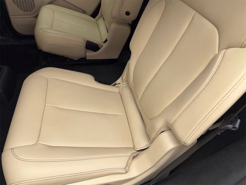 Used 2024 Jeep Grand Cherokee L Limited w/ Black Appearance Package image 41