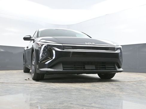 Used 2025 Kia K4 FWD image 32