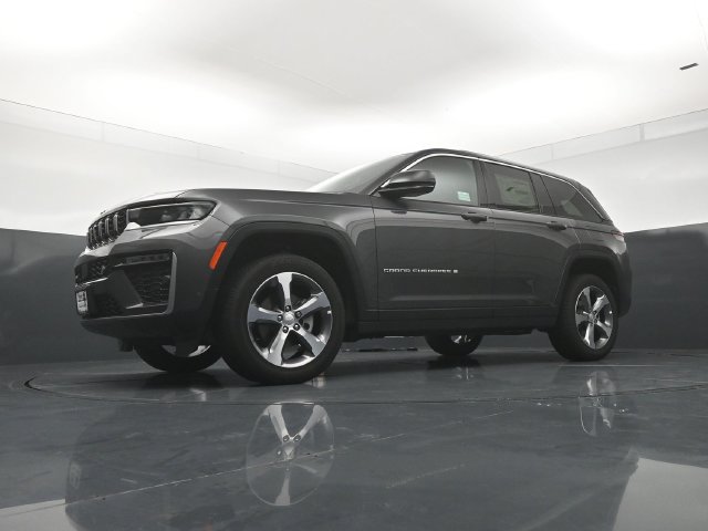 New 2026 Jeep Grand Cherokee Limited w/ Luxury Tech Group II AWD/4WD image 20