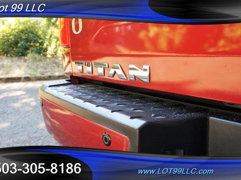 Used 2017 Nissan Titan SL image 32