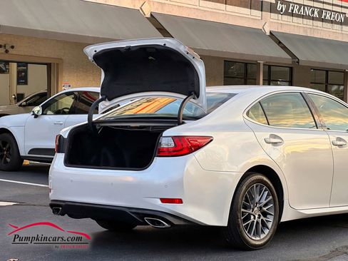 Used 2018 Lexus ES 350 w/ Navigation System Package image 14