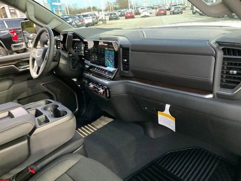 New 2026 GMC Sierra 2500 SLE image 18