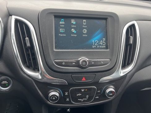 Used 2018 Chevrolet Equinox LT image 11