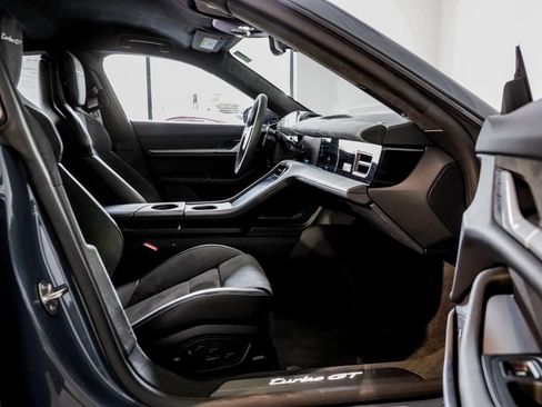 Certified 2025 Porsche Taycan Turbo GT image 31