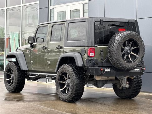 Used 2016 Jeep Wrangler Unlimited Rubicon image 5