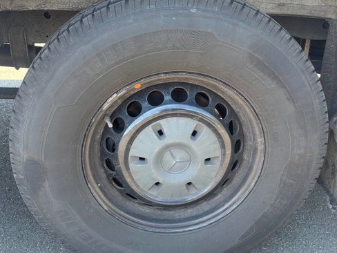 Used 2022 Mercedes-Benz Sprinter 2500 image 9