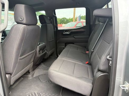 Used 2024 Chevrolet Silverado 1500 LT Trail Boss w/ Convenience Package II AWD/4WD image 10