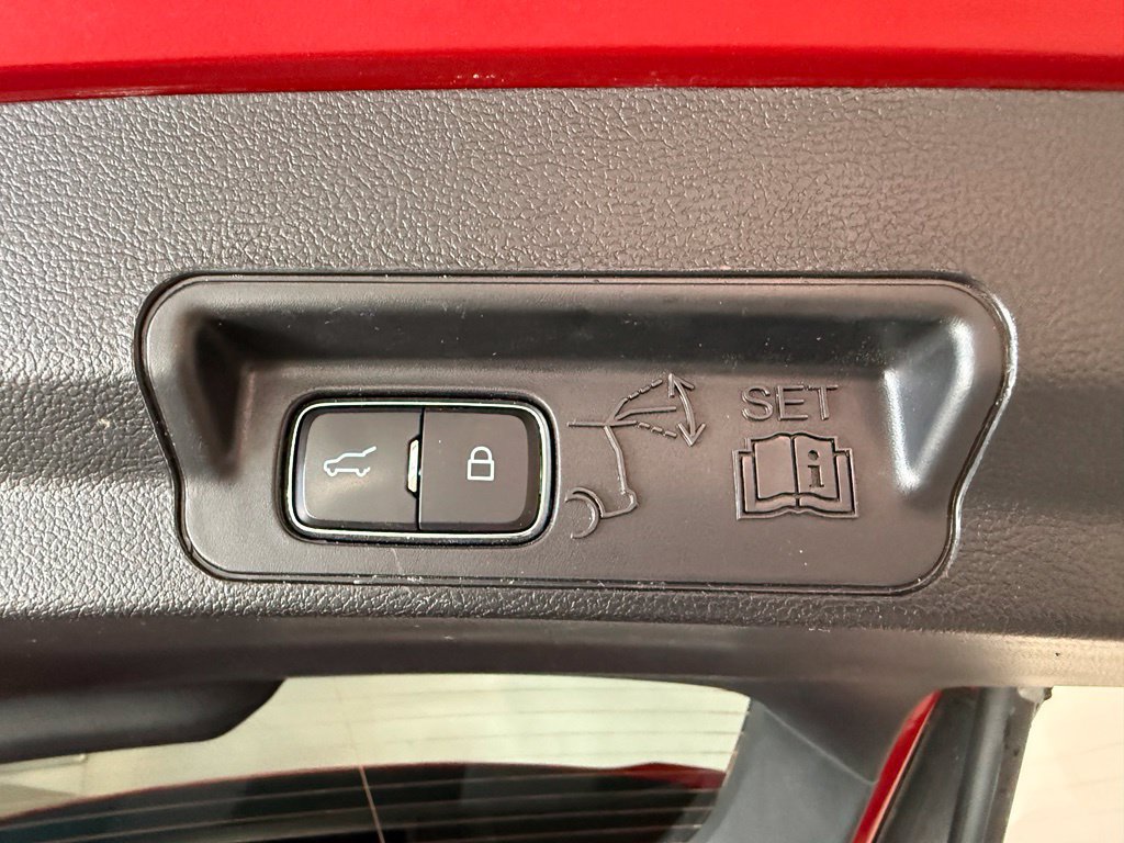 Certified 2020 Ford Explorer XLT w/ Equipment Group 202A AWD/4WD image 15