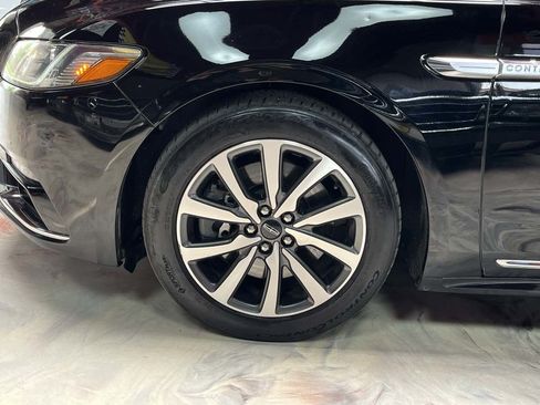 Used 2018 Lincoln Continental Premiere AWD/4WD image 29