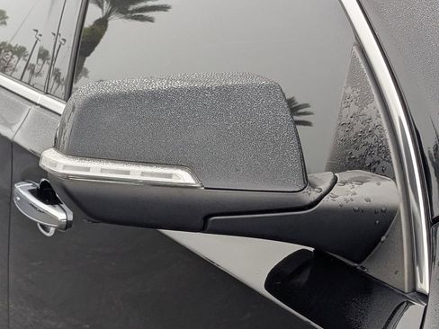 Used 2023 Chevrolet Traverse Premier image 12