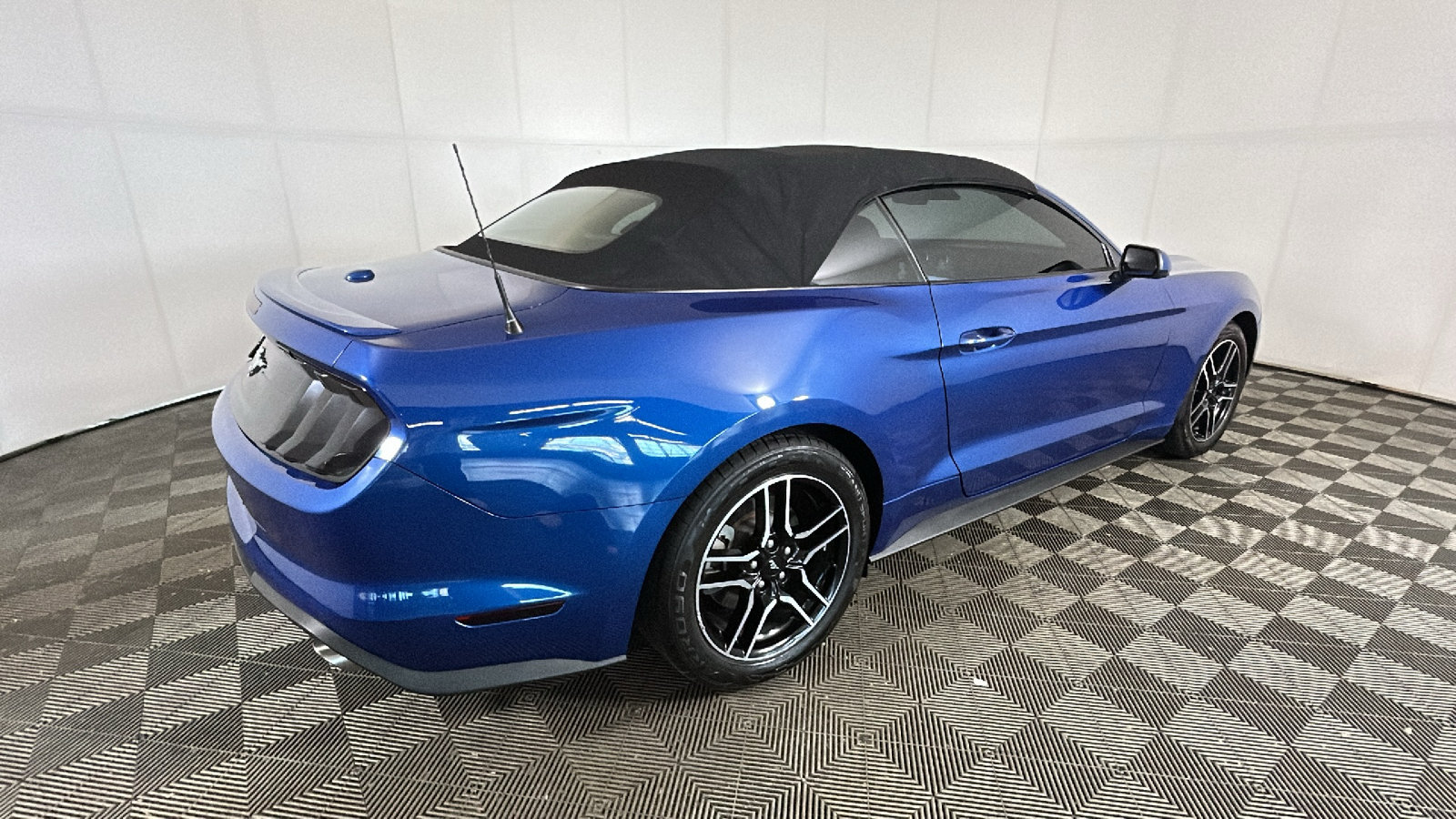 Used 2023 Ford Mustang Premium RWD image 3