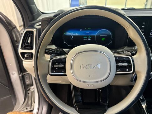 Used 2022 Kia Sorento SX Prestige w/ Panoramic Sunroof Package AWD/4WD image 25