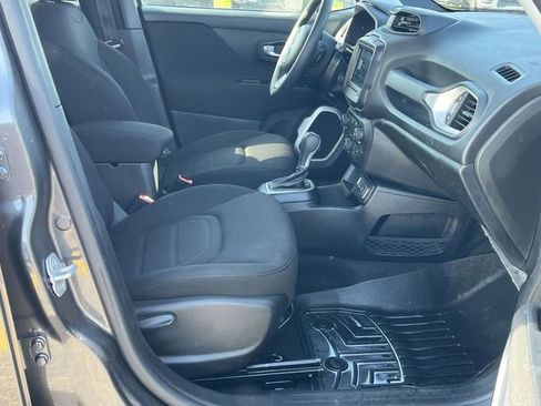 Used 2019 Jeep Renegade Latitude image 22