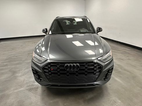 Used 2023 Audi SQ5 Prestige w/ Prestige Package image 8