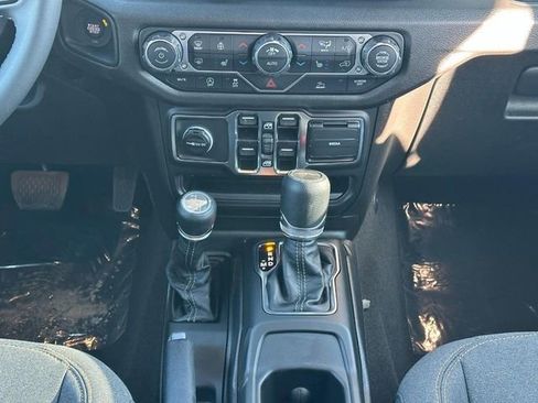 New 2026 Jeep Gladiator Sport image 8