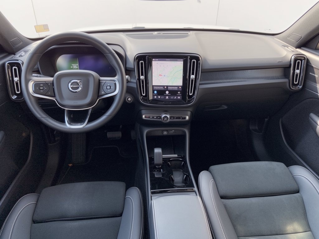 Used 2023 Volvo C40 P8 Recharge Ultimate AWD/4WD image 17
