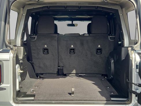 Used 2023 Jeep Wrangler Unlimited Rubicon image 12