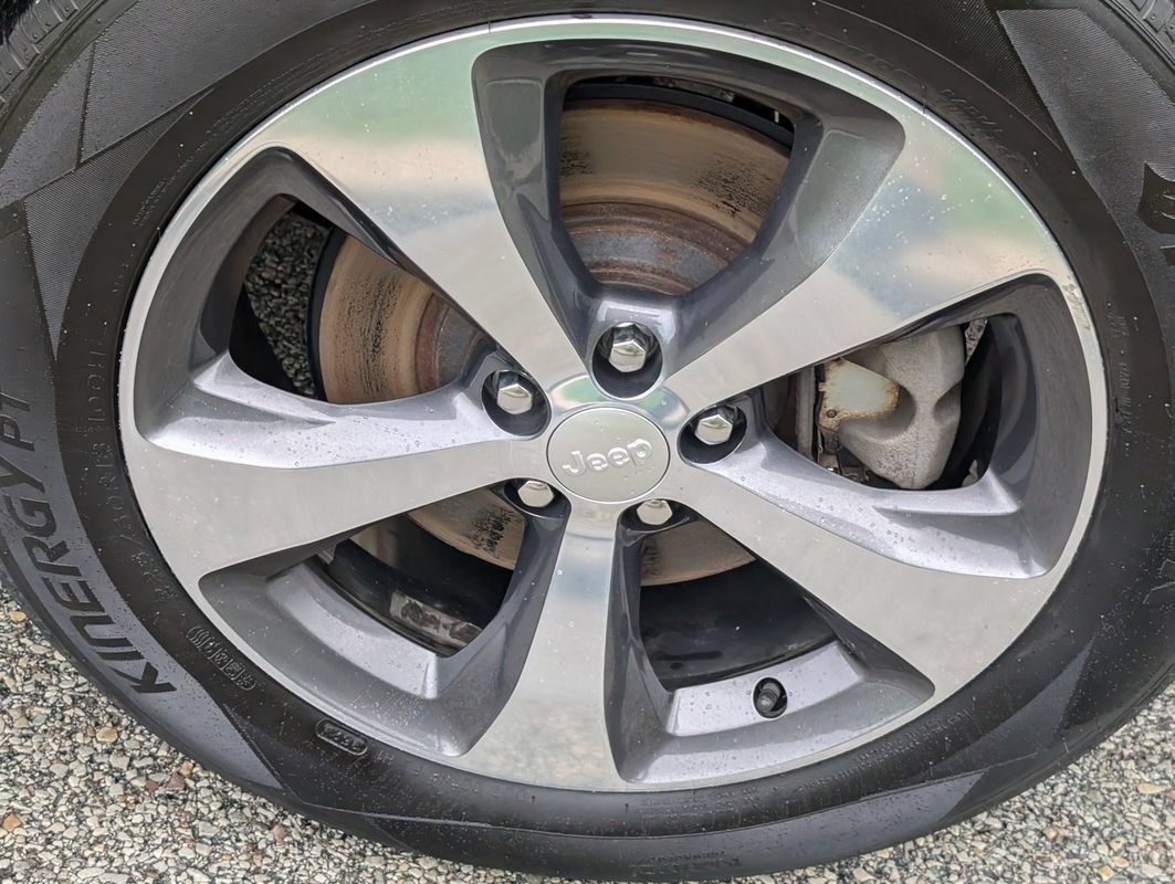 Used 2019 Jeep Cherokee Limited AWD/4WD image 27