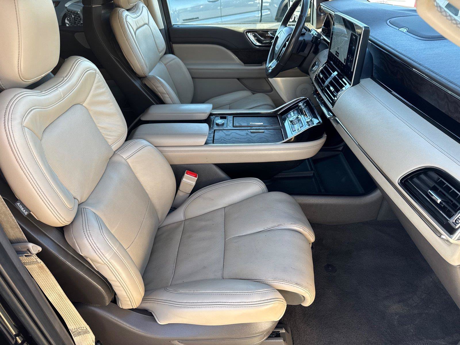Used 2022 Lincoln Navigator L Reserve AWD/4WD image 16