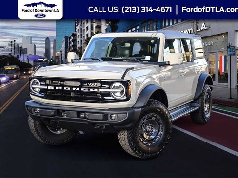 New 2025 Ford Bronco Outer Banks w/ Sasquatch Package image 1